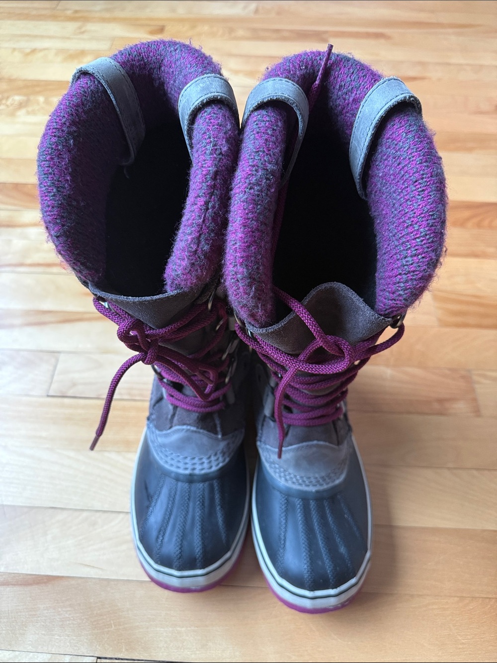 Sorel Women's Gray and Purple Lace-Up Winter Boots